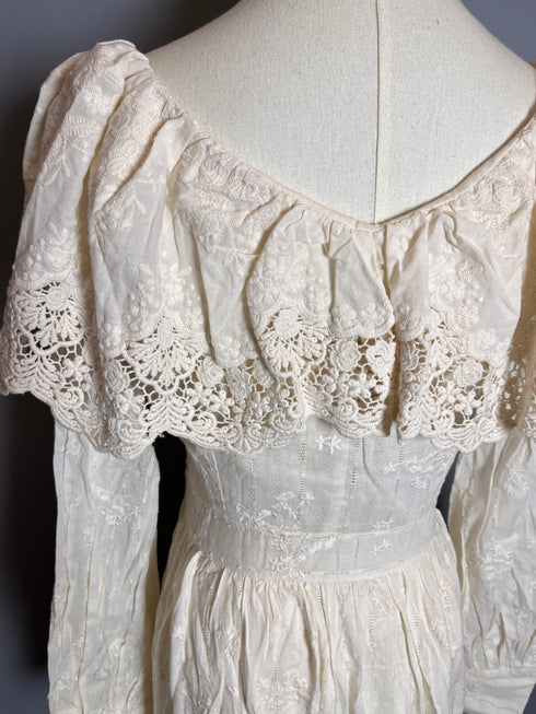 Vintage Cream Gunne Sax Dress with Lace Ruffled Collar and Buttoned Bodice – 70s-Inspired Gunne Sax Dress